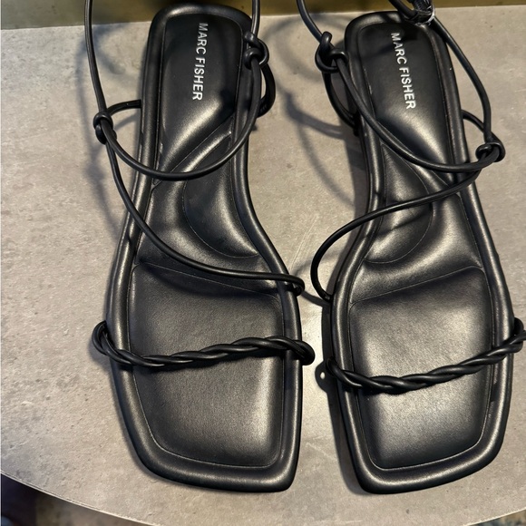 Black Sandals! - Picture 3 of 3